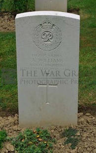 Rennes Eastern Communal Cemetery - WILLIAMS, ALEXANDER