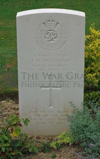 Rennes Eastern Communal Cemetery - WILLIAMS, FRANCIS HERBERT