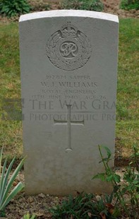 Rennes Eastern Communal Cemetery - WILLIAMS, WILLIAM JOHN