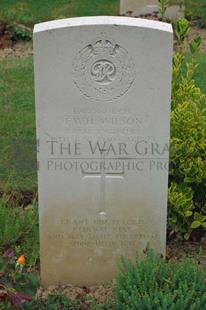 Rennes Eastern Communal Cemetery - WILSON, FREDERICK WILLIAM NEWTON