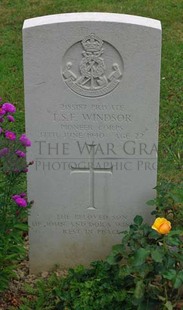 Rennes Eastern Communal Cemetery - WINDSOR, THOMAS S.F.