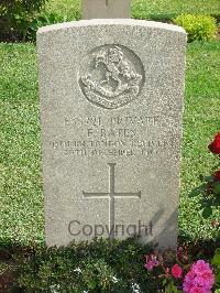 Jerusalem War Cemetery - Bates, F