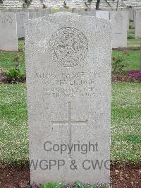 Jerusalem War Cemetery - Beveridge, W