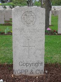 Jerusalem War Cemetery - Crosby, Frederick Howard