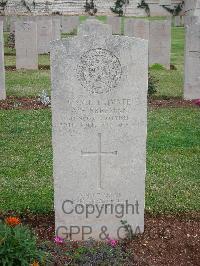 Jerusalem War Cemetery - Freeman, A E
