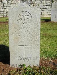 Jerusalem War Cemetery - Grimsey, C W