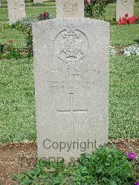 Jerusalem War Cemetery - Peters, G