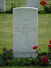 St. Quentin Cabaret Military Cemetery - Robinson, Ralph Duncan