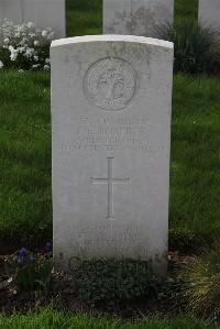 Canada Farm Cemetery - Roberts, John Edwin