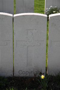 Canada Farm Cemetery - Summers, R