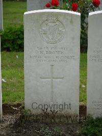 Strand Military Cemetery - Brown, N