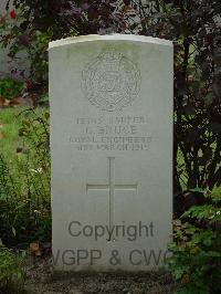 Strand Military Cemetery - Bruce, G