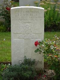 Strand Military Cemetery - Buckler, J D