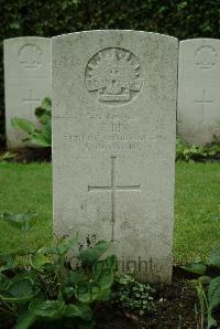 Strand Military Cemetery - Dix, Thomas