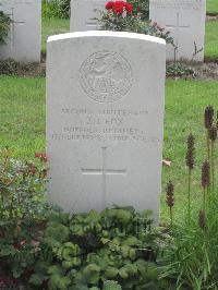 Strand Military Cemetery - Fox, J J