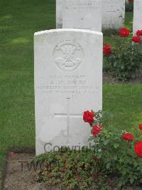 Strand Military Cemetery - Giles, A W