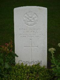 Strand Military Cemetery - Gill, E W