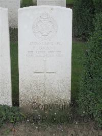 Strand Military Cemetery - Grant, F