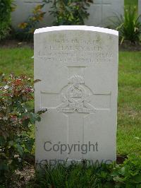 Strand Military Cemetery - Halkyard, H