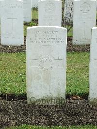 Strand Military Cemetery - Hendle, Leonard Henry