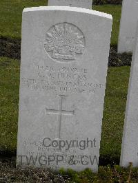 Strand Military Cemetery - Hincks, Cecil William
