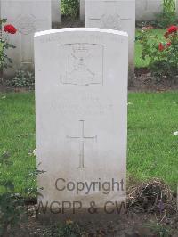Strand Military Cemetery - Hope, F T