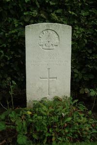 Strand Military Cemetery - Hyett, Alan Newcombe