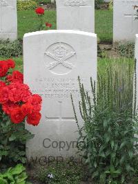Strand Military Cemetery - Innes, J