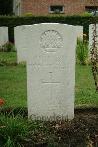 Strand Military Cemetery - Jones, Percy