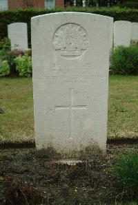 Strand Military Cemetery - Joyce, Tom Baxter