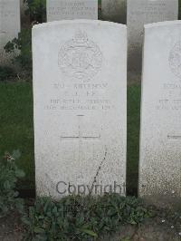 Strand Military Cemetery - Lee, C J