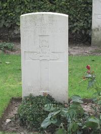 Strand Military Cemetery - Lewis, Edwin