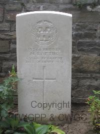 Strand Military Cemetery - Loftus, M