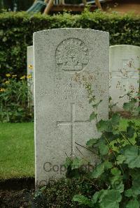 Strand Military Cemetery - Martin, Gordon
