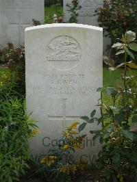 Strand Military Cemetery - Owen, R
