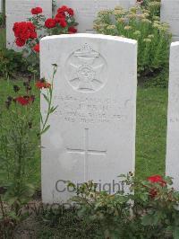 Strand Military Cemetery - Pain, R