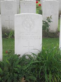 Strand Military Cemetery - Pettit, E
