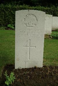 Strand Military Cemetery - Richards, William Edmund