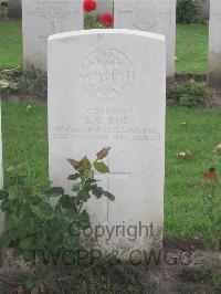 Strand Military Cemetery - Roe, S G