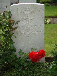 Strand Military Cemetery - Rose, F