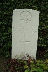 Strand Military Cemetery - Shaw, A