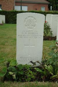 Strand Military Cemetery - Shields, William Dorey