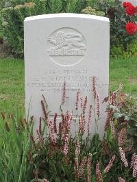 Strand Military Cemetery - Stephenson, E E