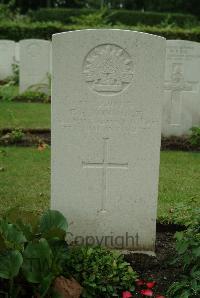 Strand Military Cemetery - Tomholt, Ernest Herbert