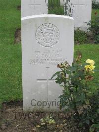 Strand Military Cemetery - Touzel, O