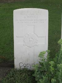 Strand Military Cemetery - Wells, E