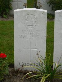 Strand Military Cemetery - Wright, A T