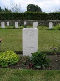 Dickebusch Old Military Cemetery - Bellingham, J