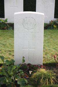 Halle Communal Cemetery - Airs, A W