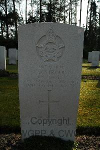Heverlee War Cemetery - Stroud, Claire Douglas